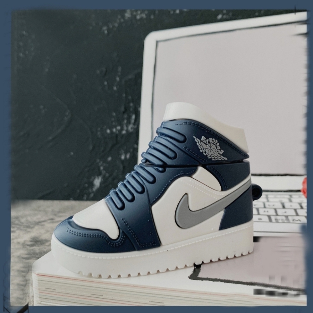 Sneaker Airpod case
